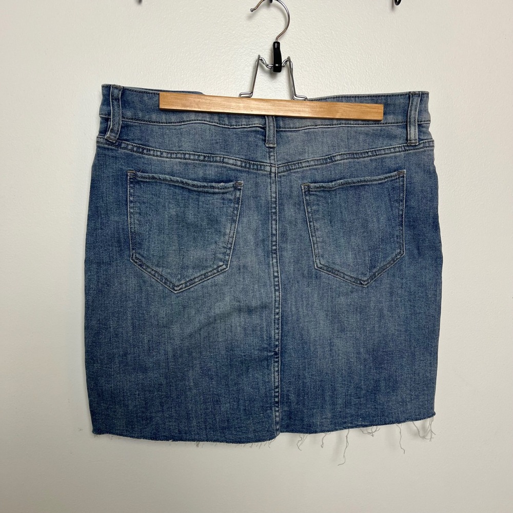 Soho Jeans Women's Denim Skirt Size 8 Blue Distressed Ripped Frayed Hem Cotton - Picture 6 of 6
